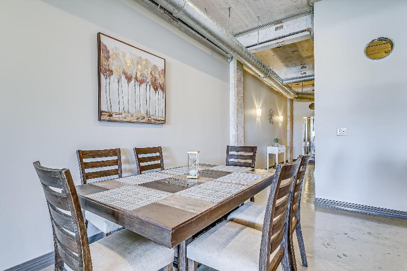 Luxury Downtown Dallas Stay by Amyfinehouse - photo 218