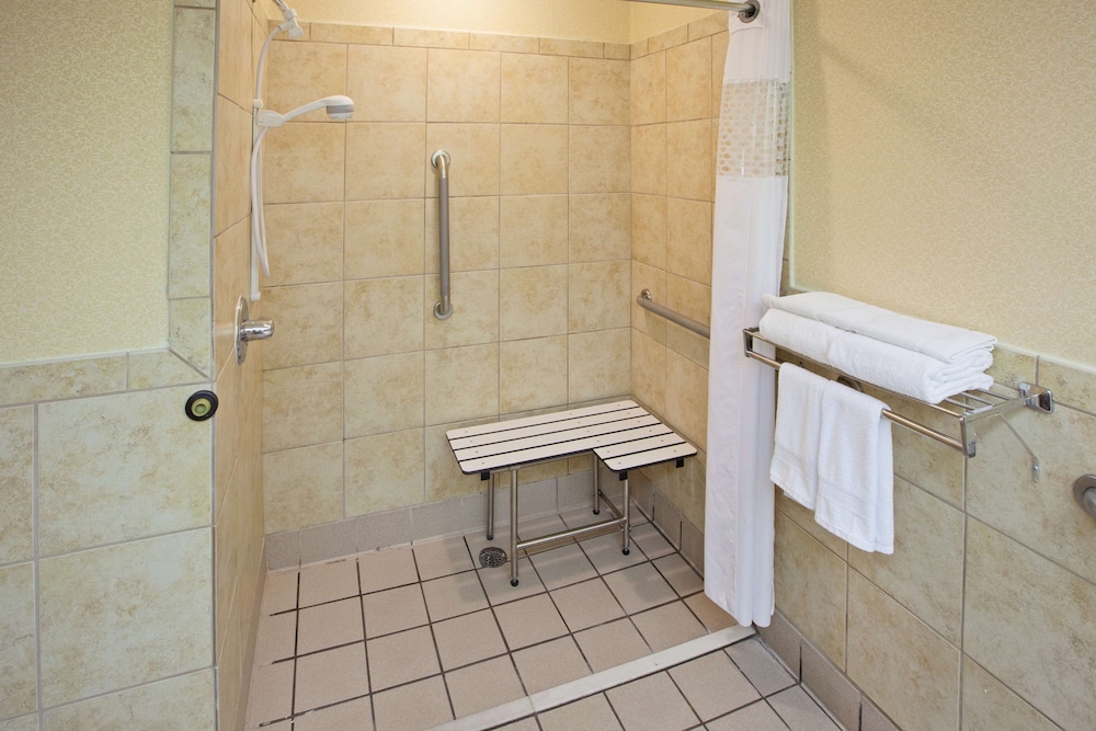 Hampton Inn Chattanooga Hixson - photo 17