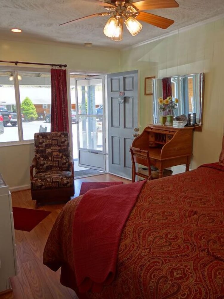 The Homestead Inn - photo 37