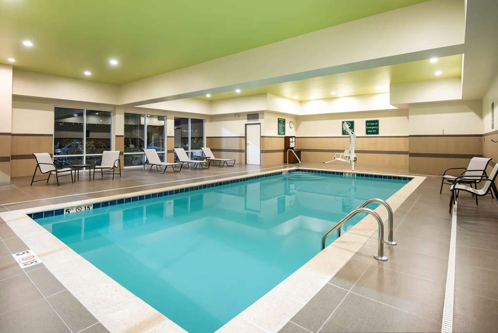 La Quinta Inn & Suites by Wyndham Morgantown - photo 10