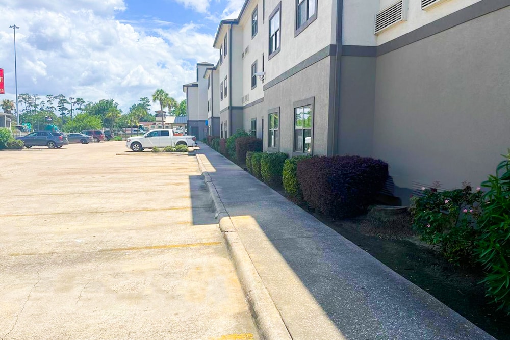 OYO Townhouse Beaumont Medical Center Area - photo 17