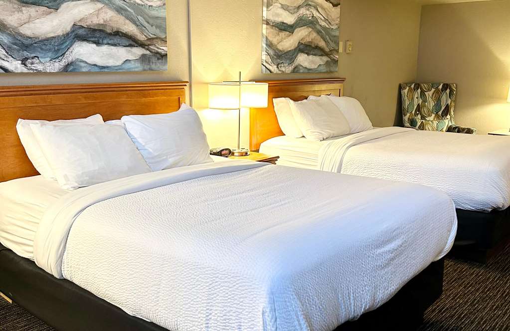 Best Western Plus Kelly Inn - photo 43