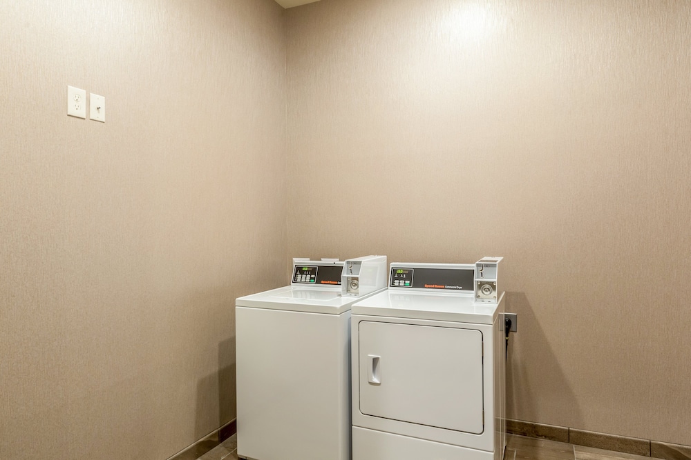 Cobblestone Hotel & Suites Stevens Point - photo 40