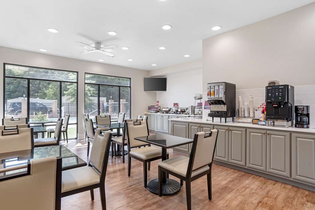 Best Western Plus Two Rivers Hotel & Suites - photo 4