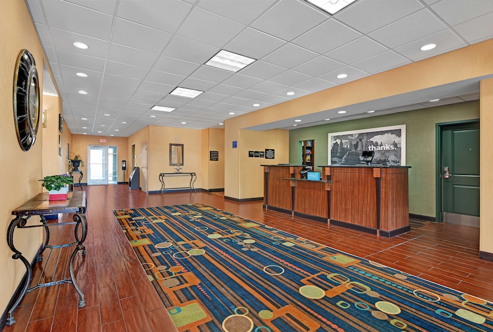 Hampton Inn Deming - photo 3