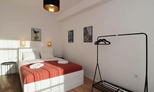 Super Stylish 1BR Apartment Near Fabrica