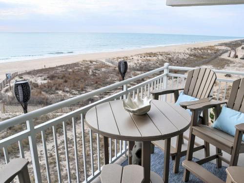 Couple's Getaway The One with Unreal Beach Views Worcester House 401 — 4-Star Luxury Hotel in Ocean City, United States