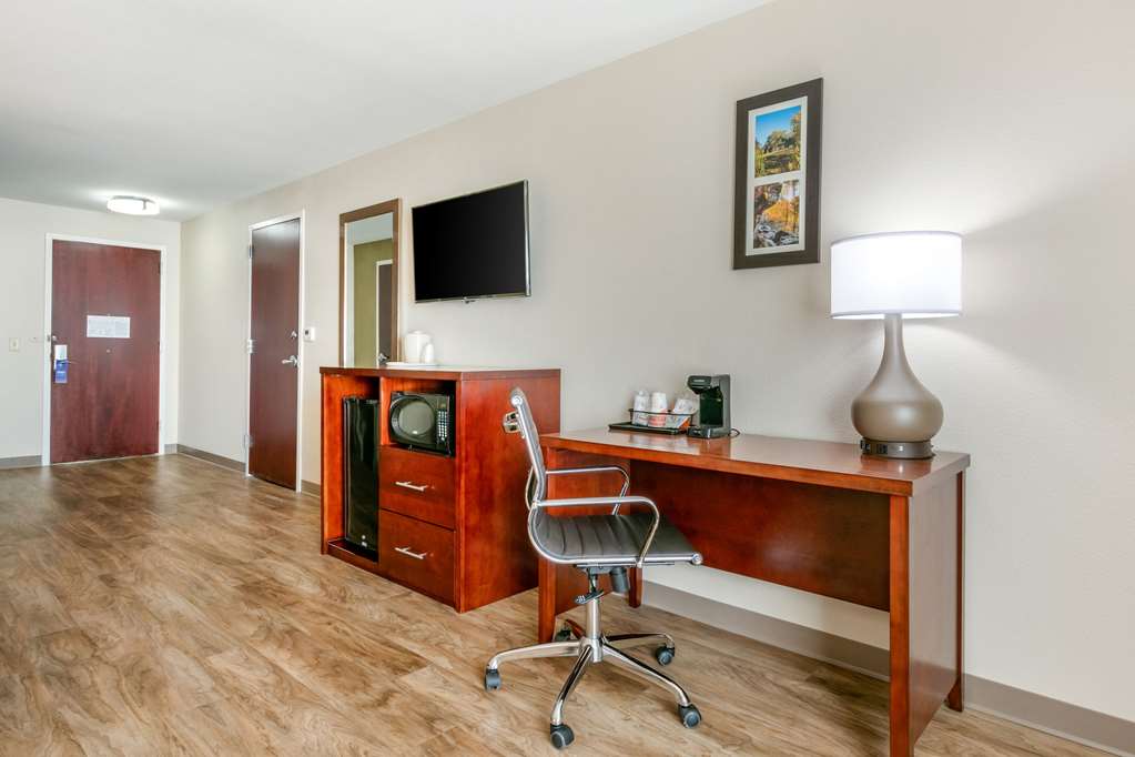 Comfort Inn & Suites Van Buren Fort Smith - photo 7