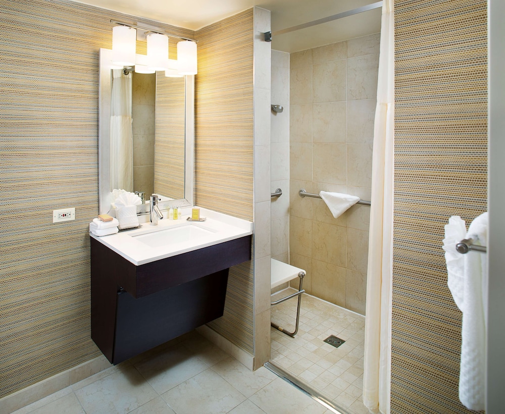 DoubleTree Hotel Baltimore BWI Airport - photo 8