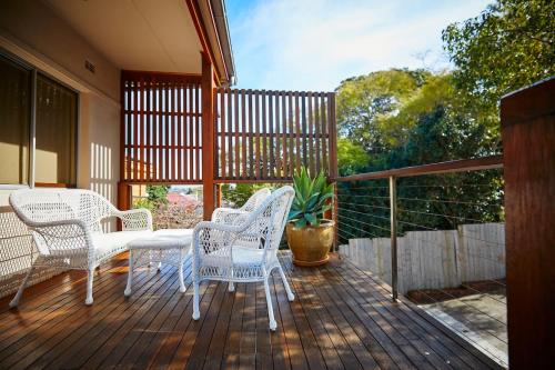 Easy Esperanza Compact Indoor outdoor Living — 4-Star Luxury Hotel in Sydney, Australia