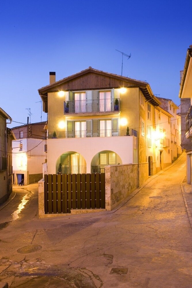 El Pilaret — hotel in Monzon