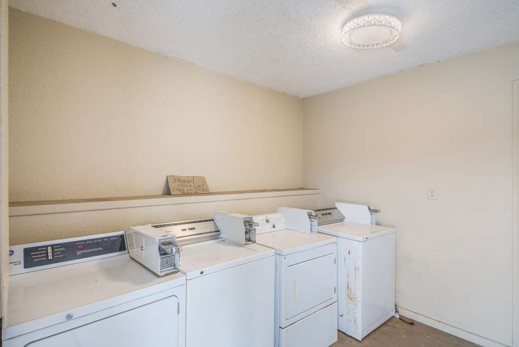 Americas Best Value Inn Giddings - photo 26