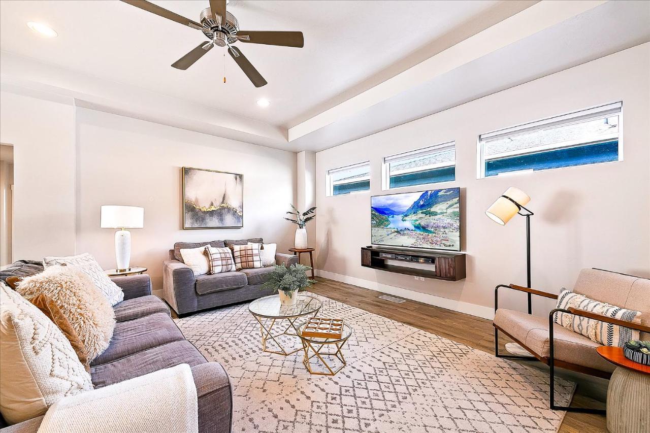 Gorgeous & Secluded 3BD 2BA Getaway by The Village at Meridian in Meridian, United States