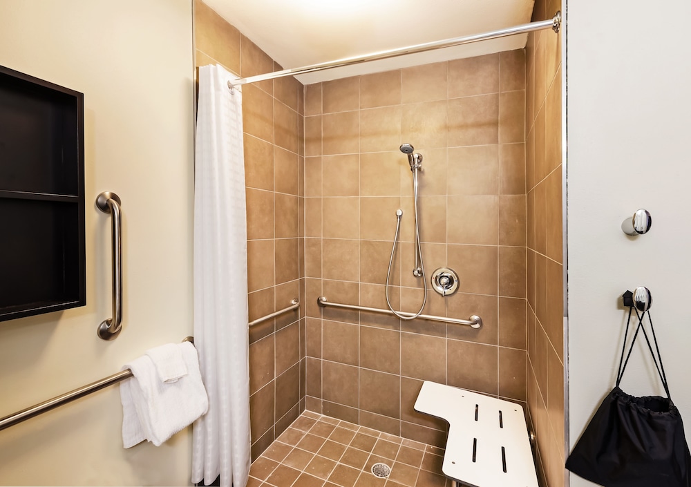 Candlewood Suites Lenexa Overland Park Area - photo 4