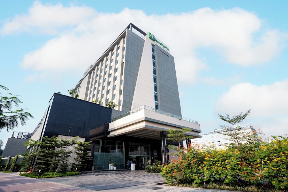 Holiday Inn Lucknow Airport by IHG — 5-Star Luxury Hotel in Lucknow, India