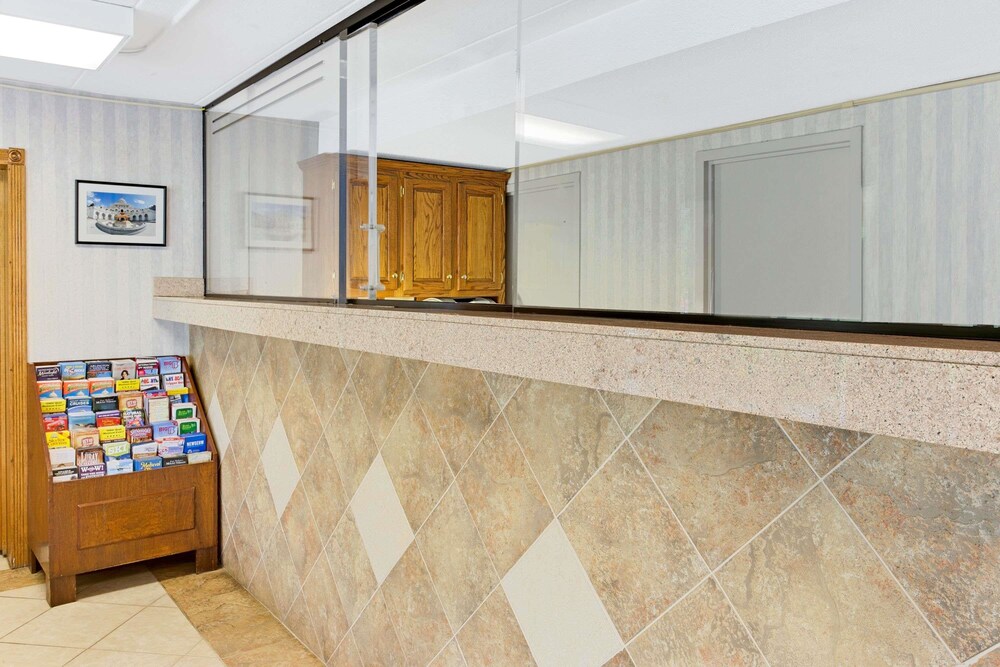 Super 8 by Wyndham Laurel — hotel in Laurel