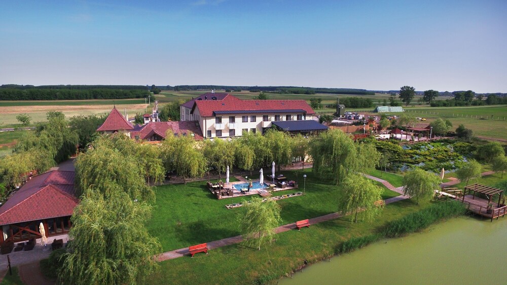 Nádas Tó Park Hotel - last minute hotel in Hungary