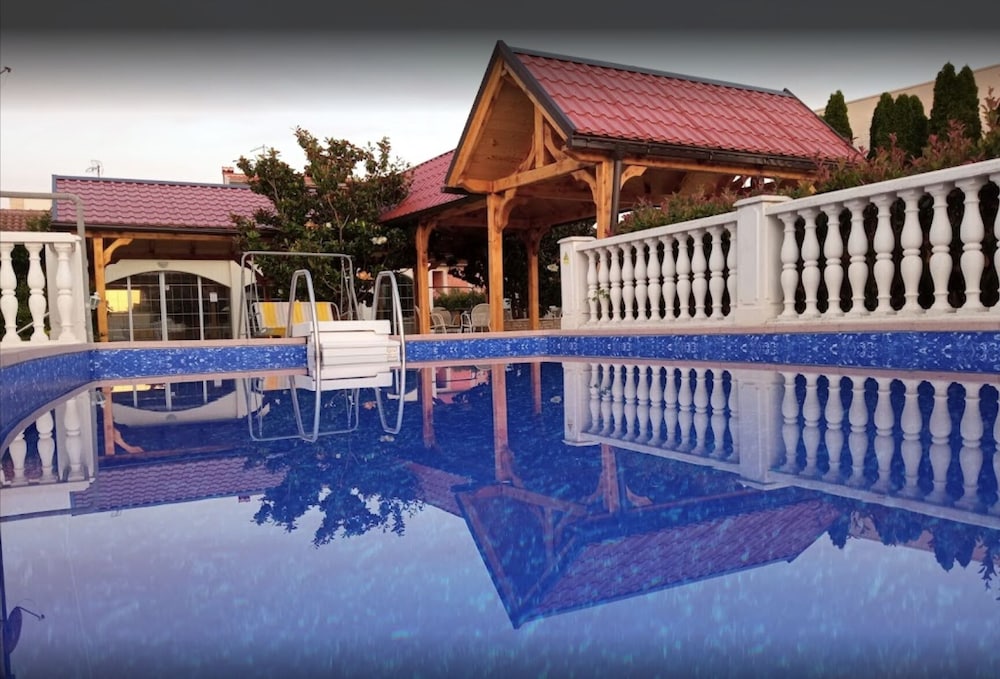 Villa Klisovic — 5-Star Luxury Hotel in Rogoznica, Croatia