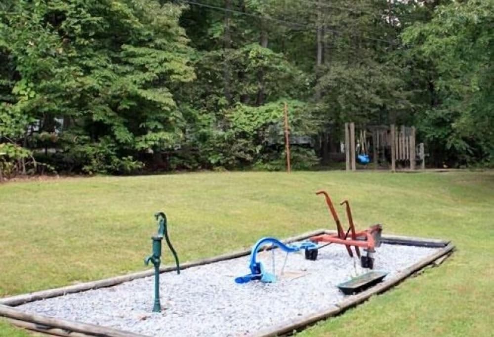 PA Dutch Country RV Resort Caravan Park - photo 12