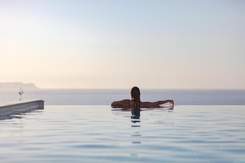 Manto Villas Heated Pool SPA Whirlpool Seaview by Thinkvilla — 4-Star Luxury Hotel in Rethymno, Greece