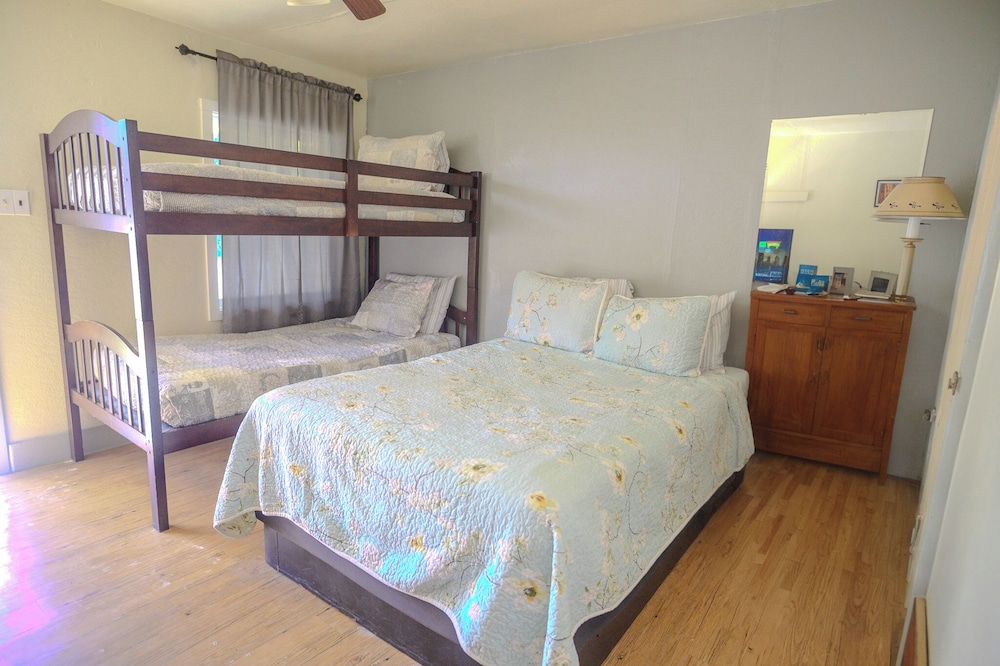 Gena's Sierra Inn & Restaurant - photo 52