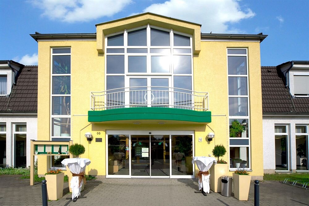Waldhotel Weinböhla — 4-Star Luxury Hotel in Weinbohla, Germany