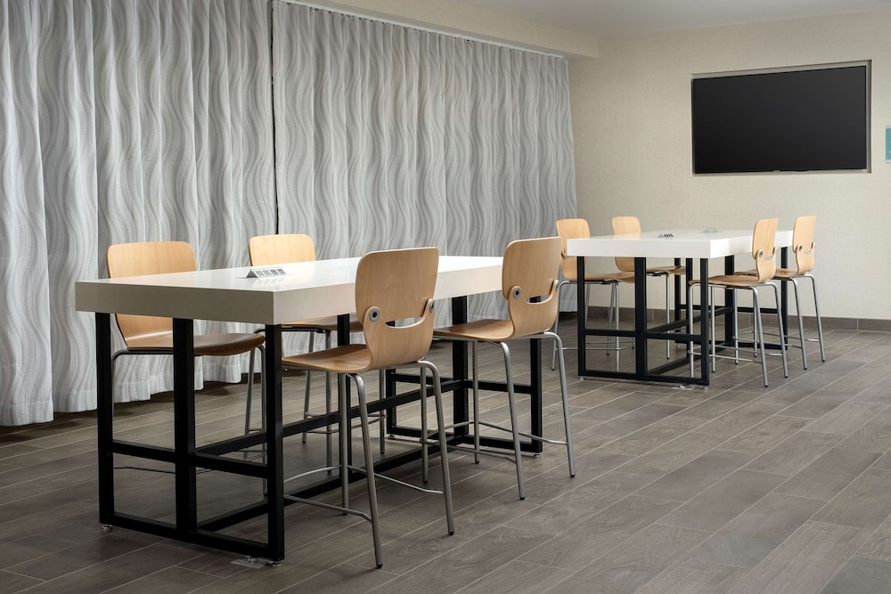 Home2 Suites by Hilton Owings Mills - photo 31