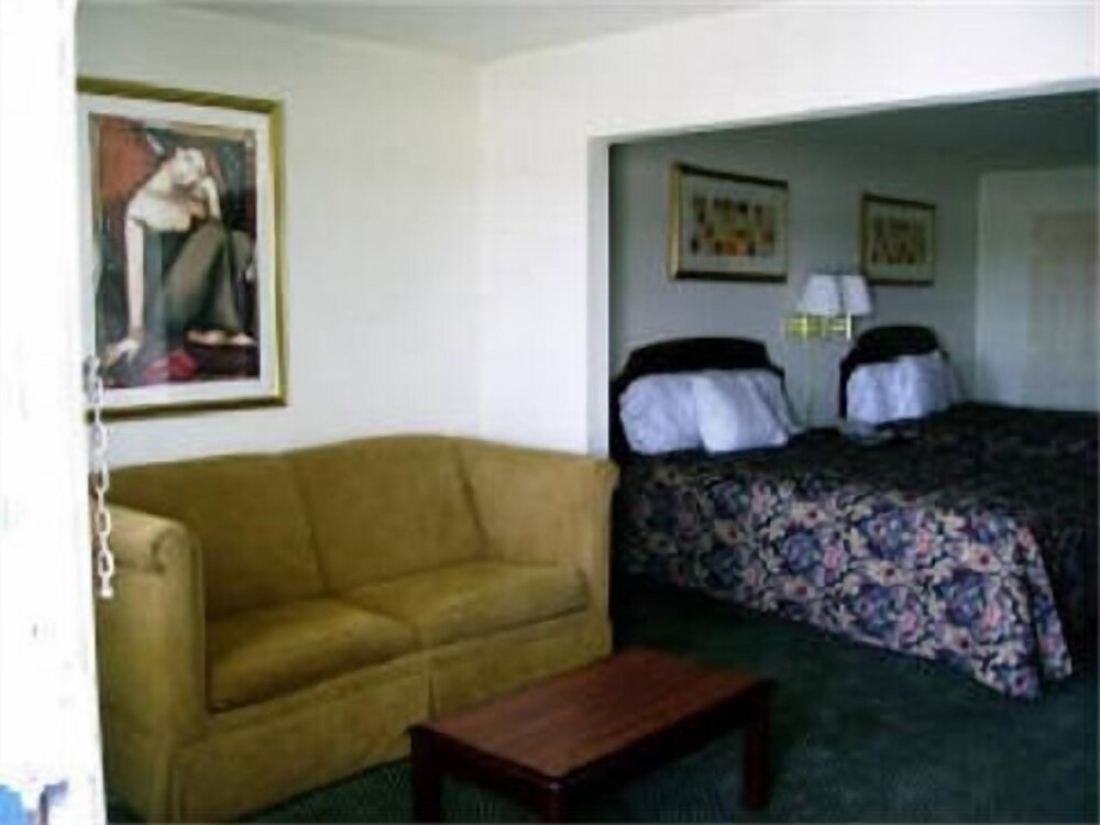 Fairview Suites - photo 17