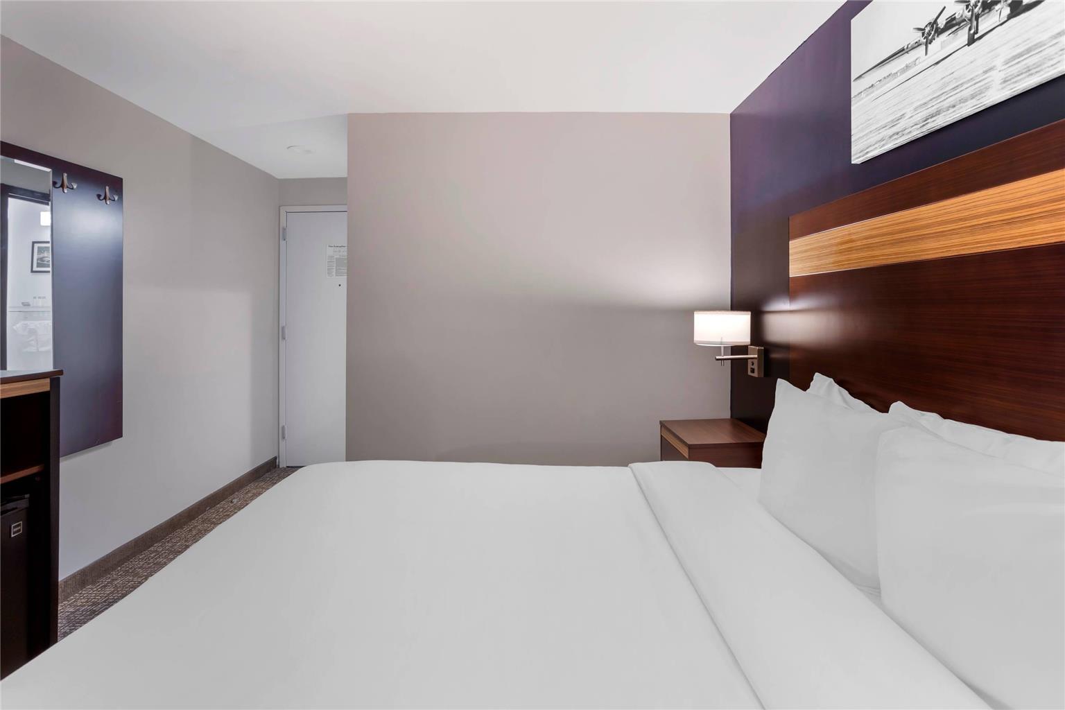 Avion Inn Near LGA Airport an Ascend Collection Hotel - photo 17