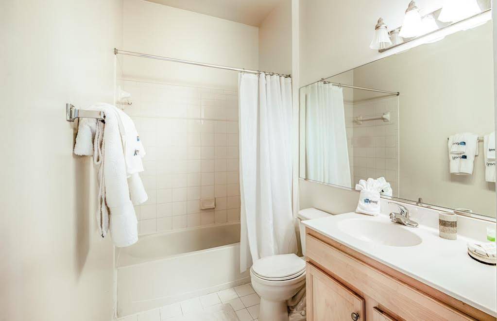 Verizon Center Pad - photo 3