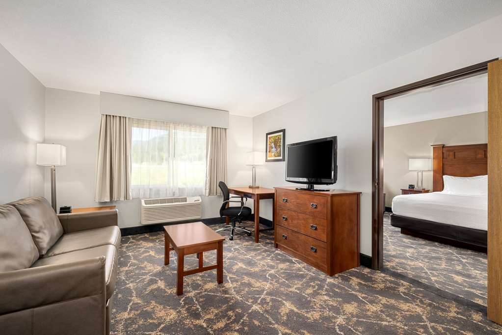 La Quinta Inn & Suites by Wyndham Grants Pass - photo 29