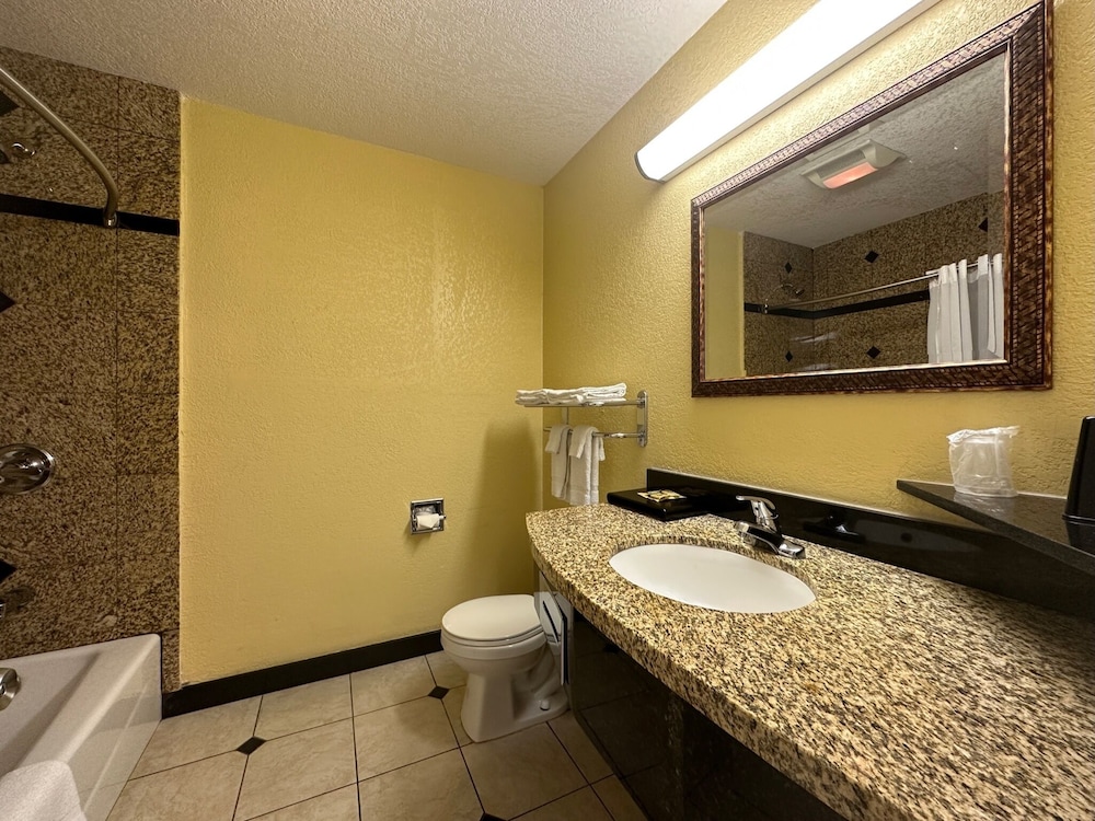Western Village Inn - photo 6