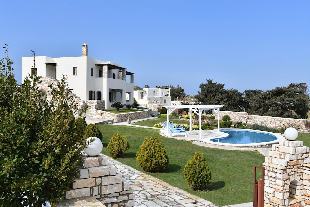 Villa Trifylia — 4-Star Luxury Hotel in Paros, Greece