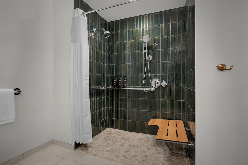 La Bellasera Hotel & Suites Paso Robles Tapestry by Hilton - photo 47