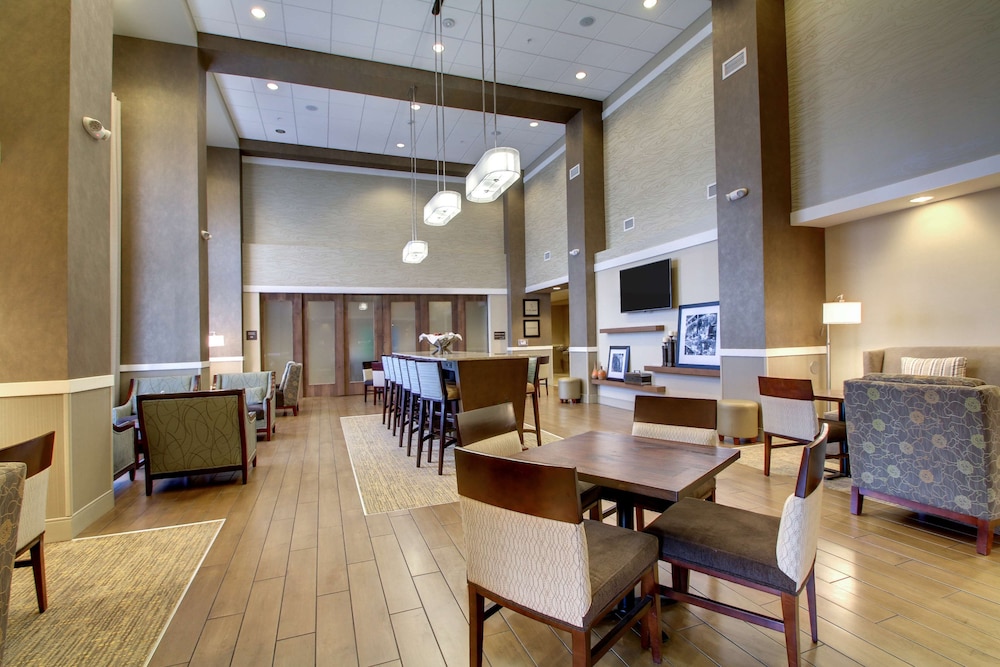 Hampton Inn & Suites Milwaukee West - photo 35