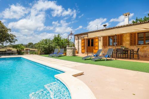 Casita Rafal Roig — Maria De La Salut