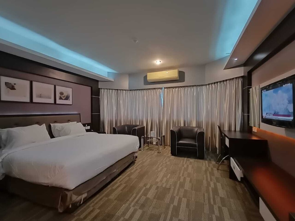 Plaza Hotel Tanjungpinang — Tanjung Pinang