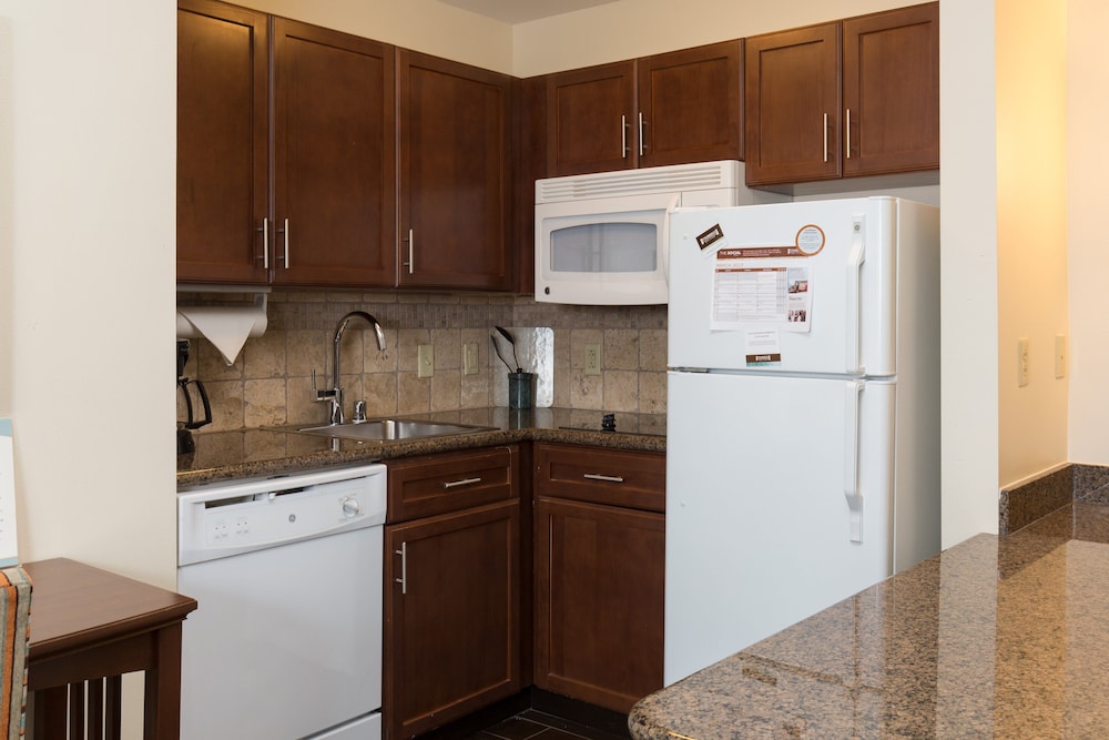 Staybridge Suites Toledo Maumee an IHG Hotel - photo 5