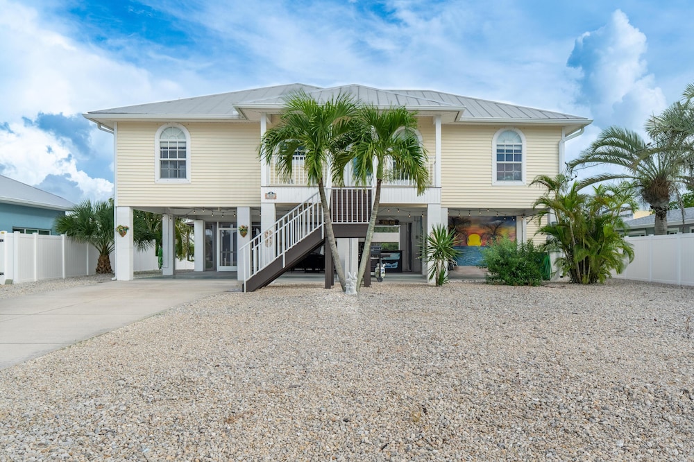 Beach Bound - last minute hotel in Fort Myers Beach