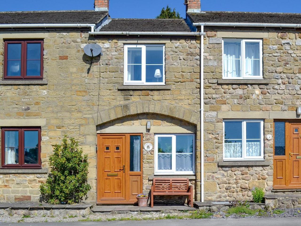 Crown Courtyard Cottage