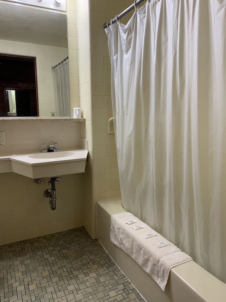 Lincoln Lodge - photo 15