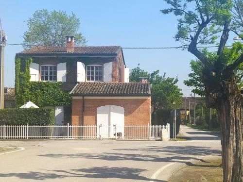 Casa Vacanza A Castelfranco D'oglio — 4-Star Luxury Hotel in Piadena, Italy