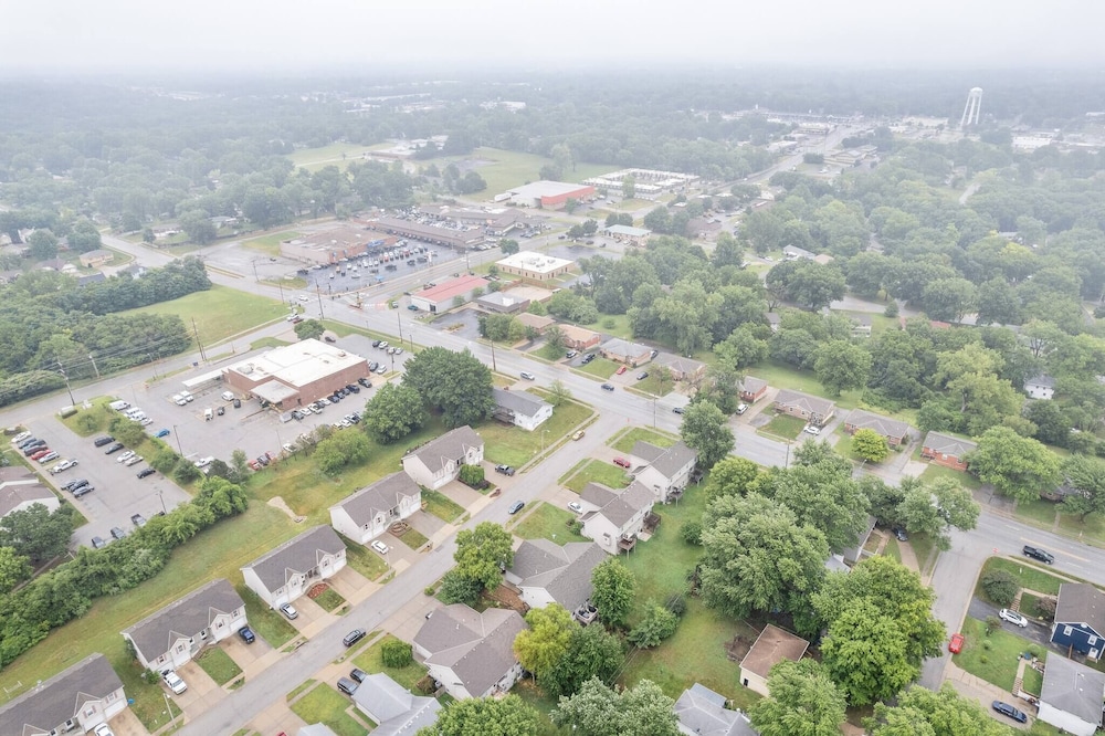 Beautiful Townhome 11 Minutes To Downtown Kansas City Mo - photo 50