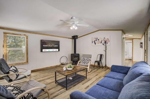 Gold Dust Cabin Family Escape with Scenic Views — 4-Star Luxury Hotel in Cripple Creek, United States