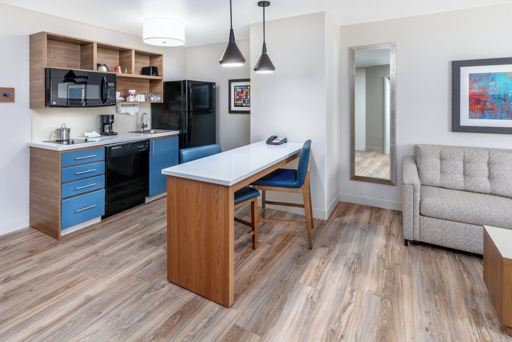 Candlewood Suites Denver Northeast Brighton by IHG - photo 10