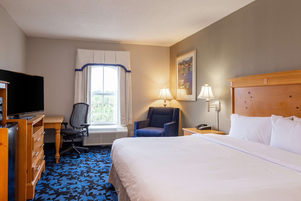 Hampton Inn & Suites Jacksonville Deerwood Park - photo 25