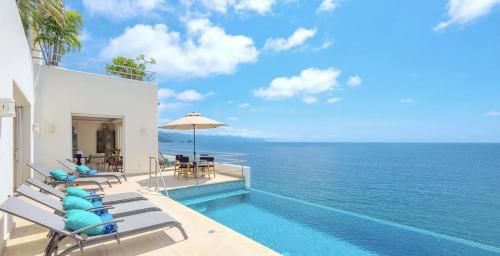 High End Modern Balb Villa in Conchas chinas — 4-Star Luxury Hotel in Puerto Vallarta, Mexico