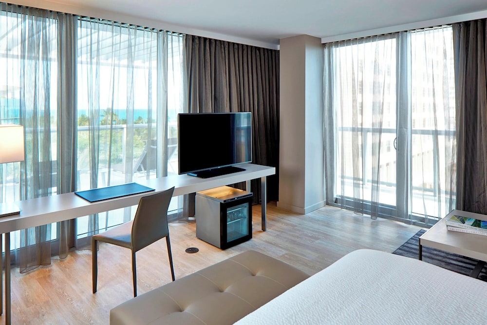 AC Hotel by Marriott Miami Beach - photo 11