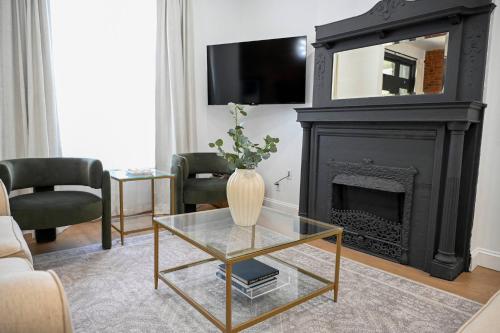 St. Louis Luxury Home 3BR 3.5BA Near Everything — 4-Star Luxury Hotel in Saint Louis, United States