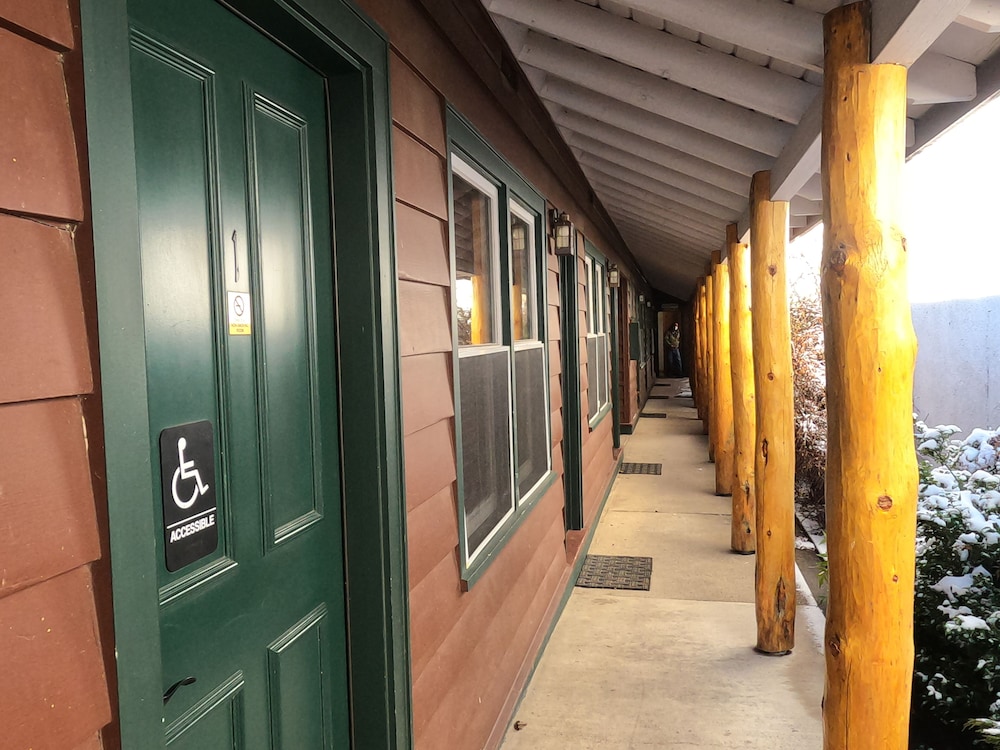 Creekside Lodge - photo 10